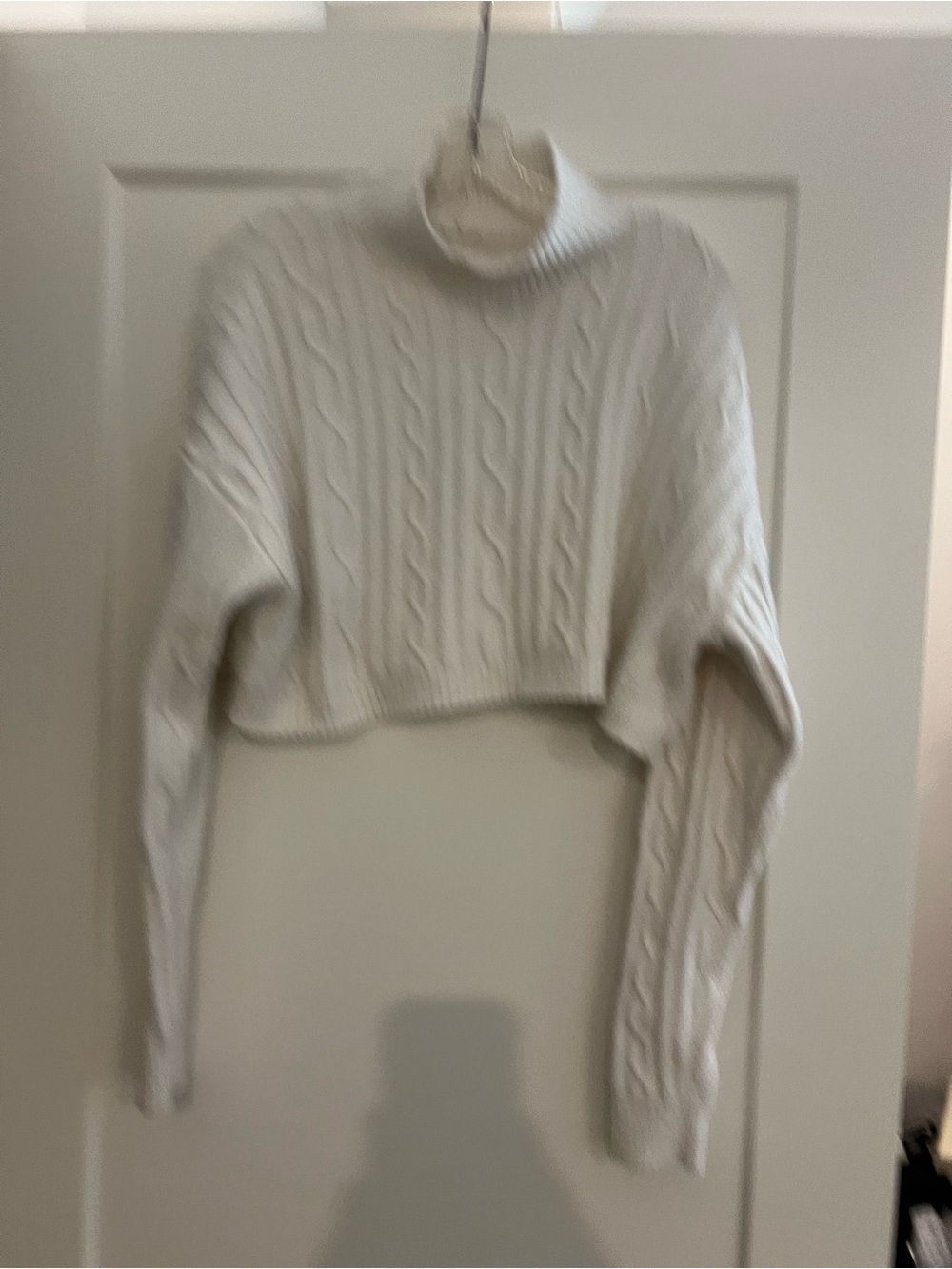 Cropped Cable Knit Turtleneck Sweater - Cream